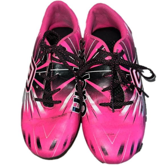 SOCCER season -Umbro girl’s cleats Neon “ hot” pink!! Get noticed on the field! - Picture 3 of 5